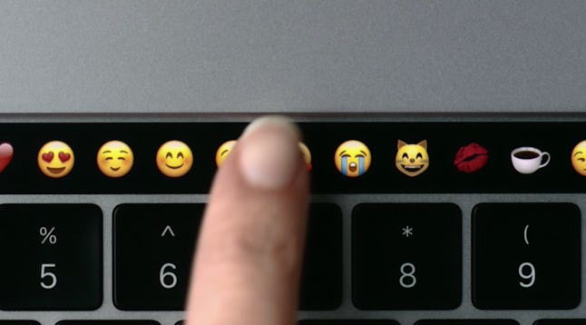 apple-s-new-macbook-pro-2016-has-an-emoji-keyboard-and-your-friends