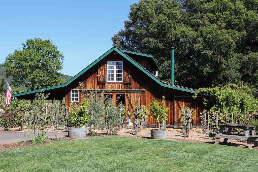 9 Airbnbs in wine countries around the world