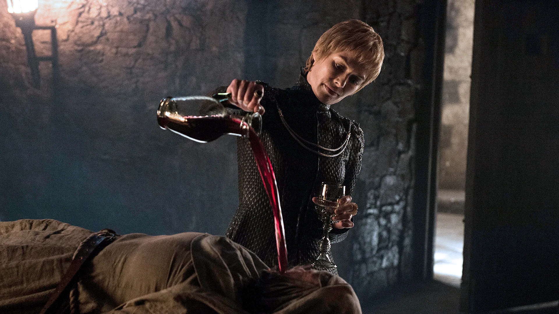 the-secret-tragic-meaning-of-cersei-lannister-s-crown-from-the