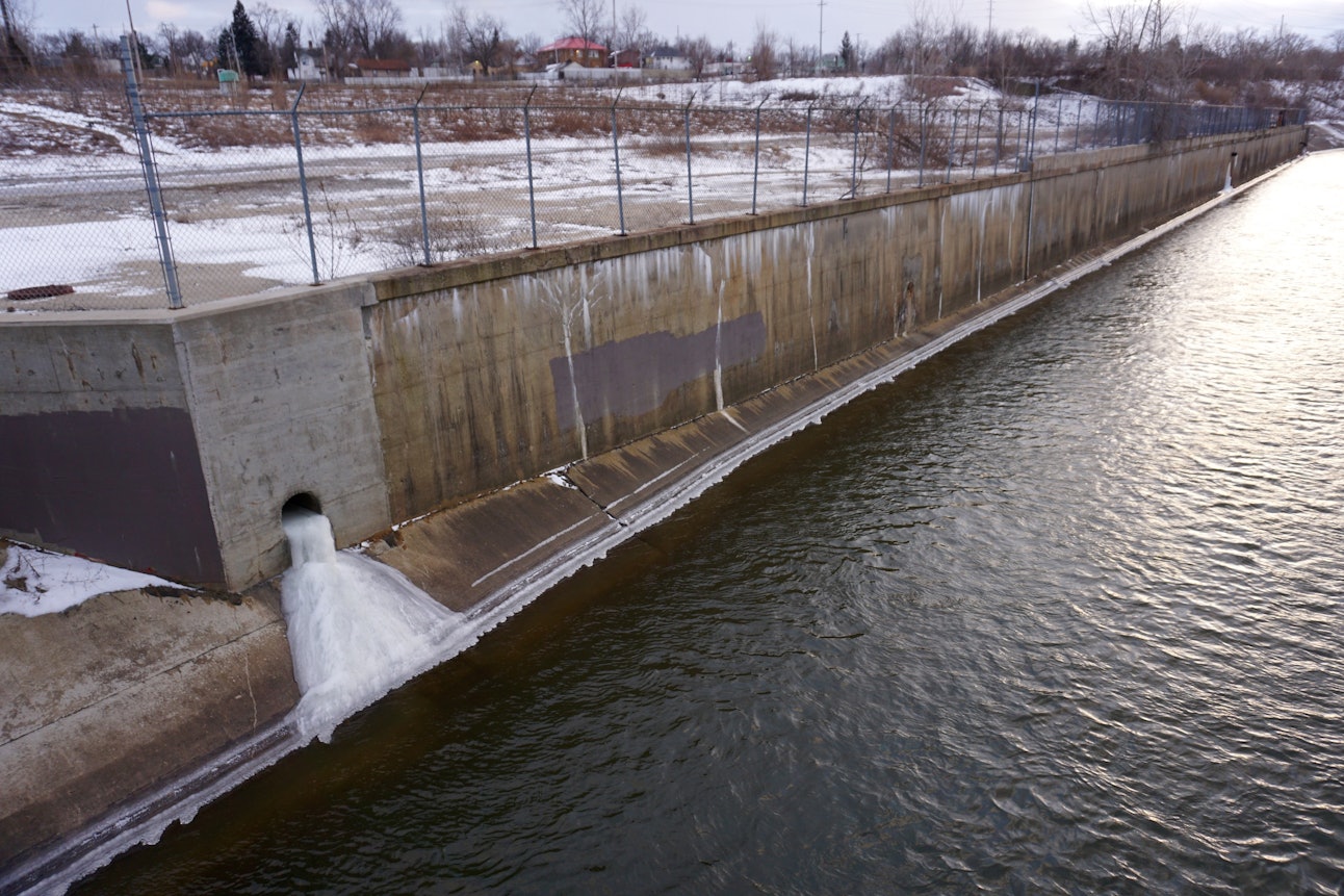 22 Powerful Photos Show the Devastating Reality of Flint's Water Crisis