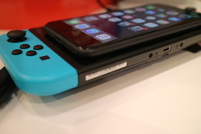Nintendo Switch Vs Wii U Gamepad 15 More Photos Show The Striking Size Difference