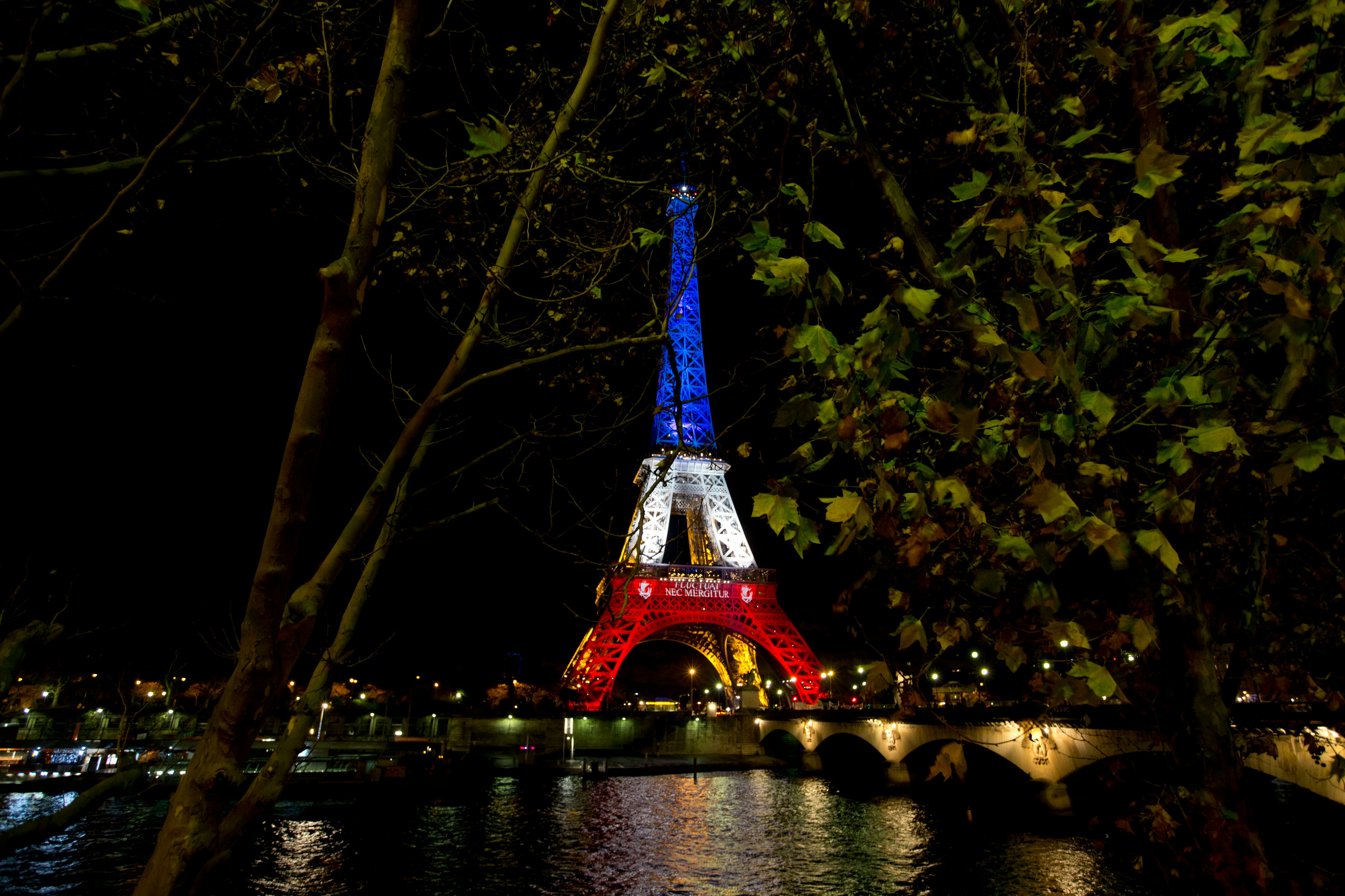 24 Unforgettably Powerful Images That Show the World as It Was in 2015